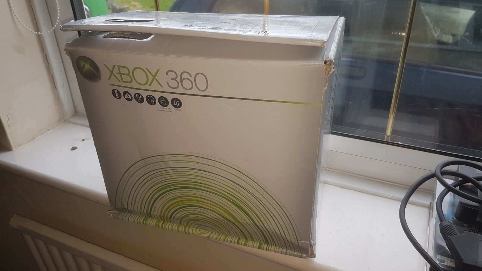 empty xbox 360 console box